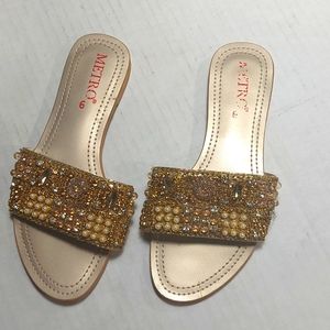 METRO Woman Flats Size 6